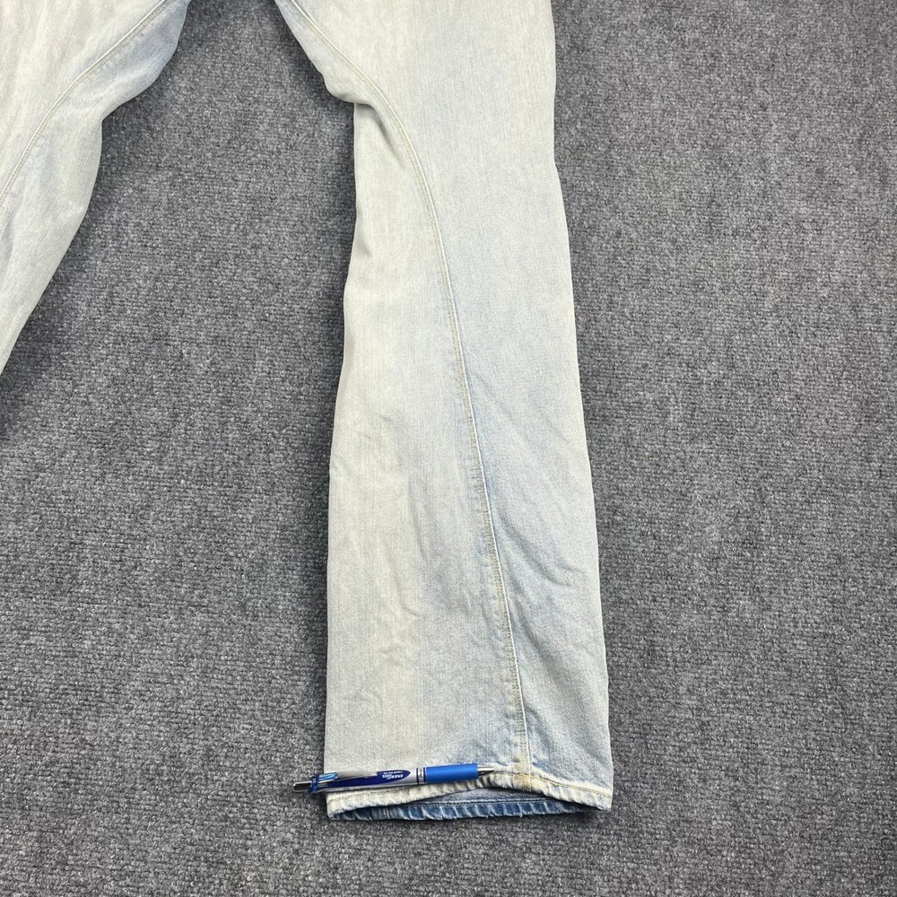 Y2K Levi Engineered Jeans Men 30 Light Wash Twisted Buckle Button Fly 32x32 - Picture 9 of 16